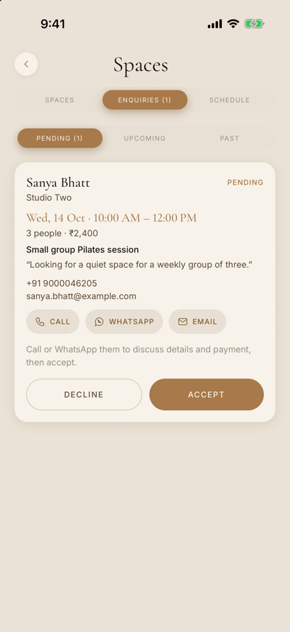 A space rental enquiry in the MEHMBR app, ready to accept or decline